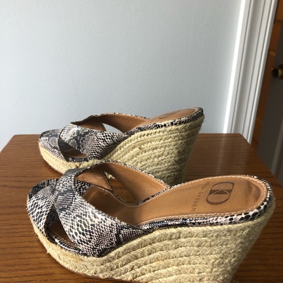 Kelsie Dagger wedge slides - Picture 4 of 6